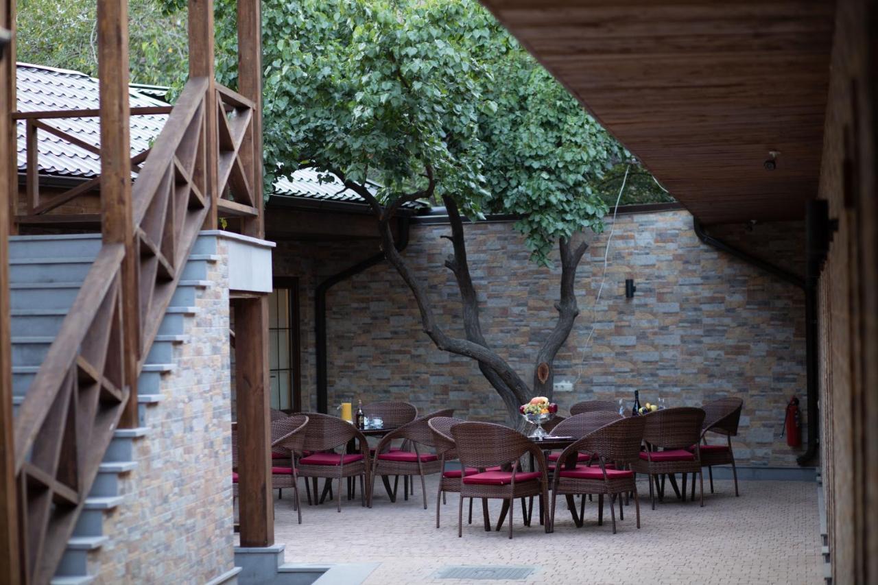 Boutique Living Hotel By Arta Erivan Exterior foto